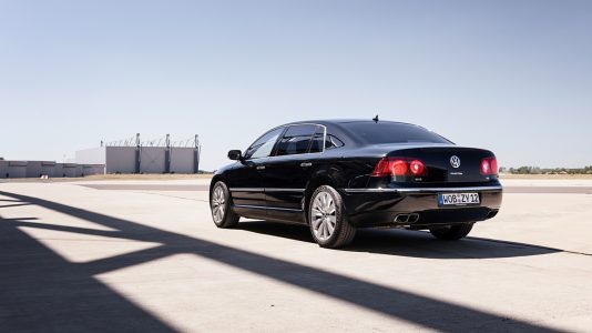 Volkswagen muestra la segunda generación del Phaeton que nunca llegó a fabricar