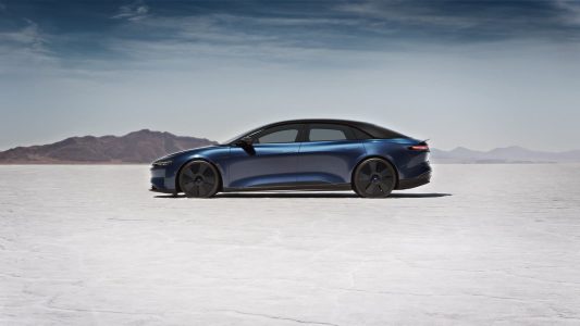 Lucid Air Sapphire: La berlina eléctrica más potente del mundo tiene más de 1.200 CV