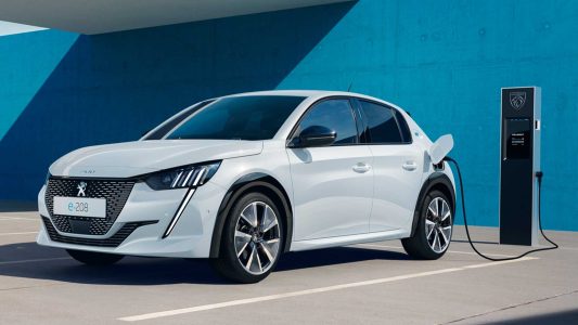 El Peugeot e-208 eléctrico mejora su autonomía y potencia: ¡hasta 400 kilómetros!