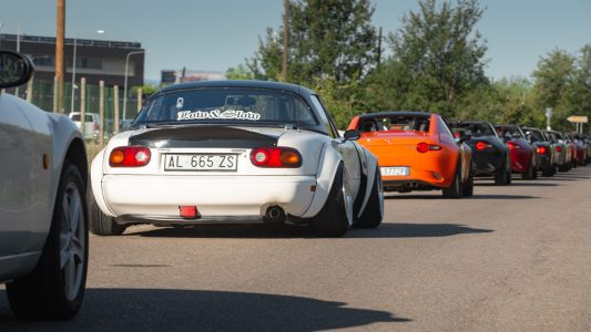 Récord Guiness: 707 Mazda MX-5 se han dado cita en Italia