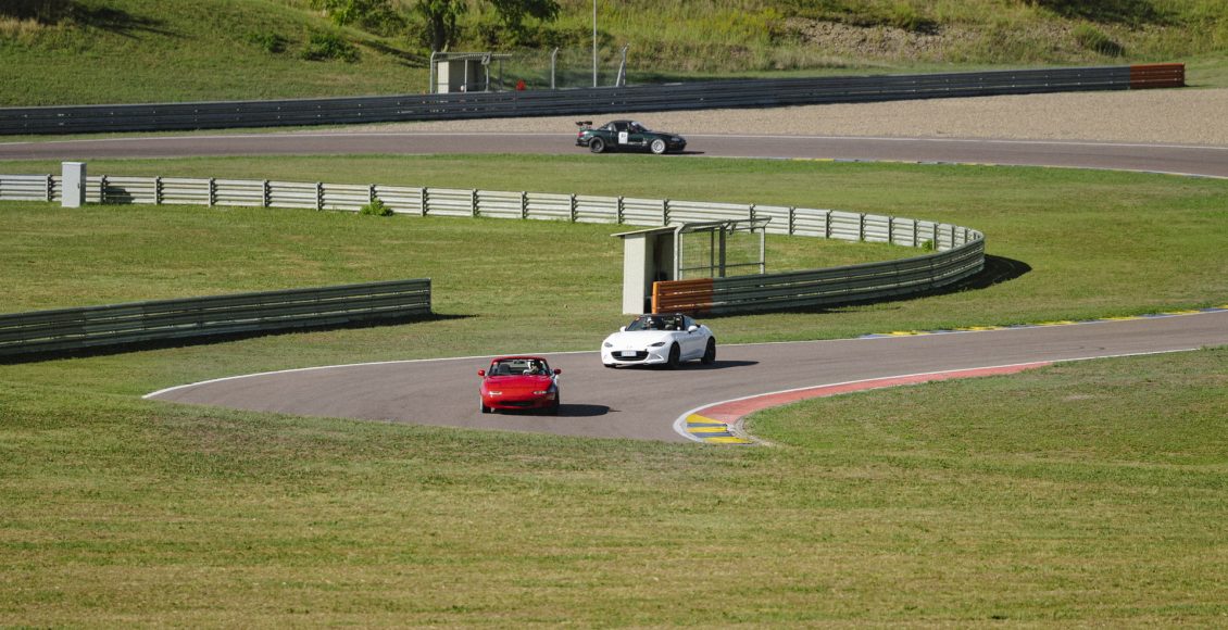 Mazda_MX-5_Guinness_World_Record_031_highres
