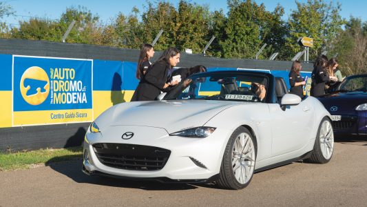 Récord Guiness: 707 Mazda MX-5 se han dado cita en Italia