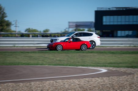 Récord Guiness: 707 Mazda MX-5 se han dado cita en Italia