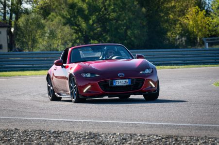 Récord Guiness: 707 Mazda MX-5 se han dado cita en Italia