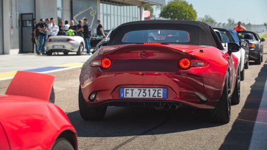 Récord Guiness: 707 Mazda MX-5 se han dado cita en Italia