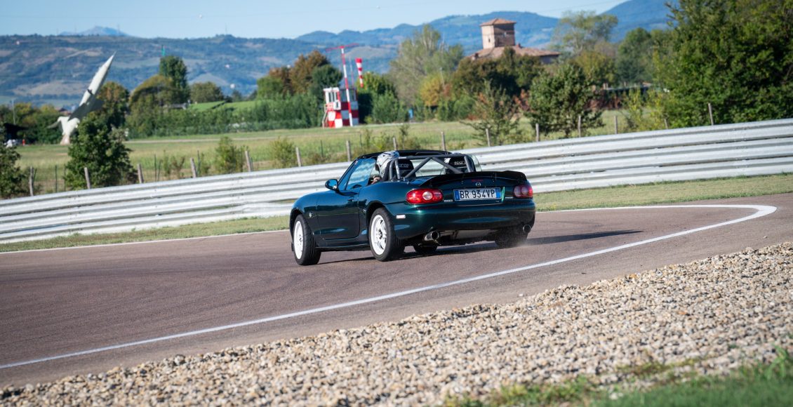 Mazda_MX-5_Guinness_World_Record_035_highres