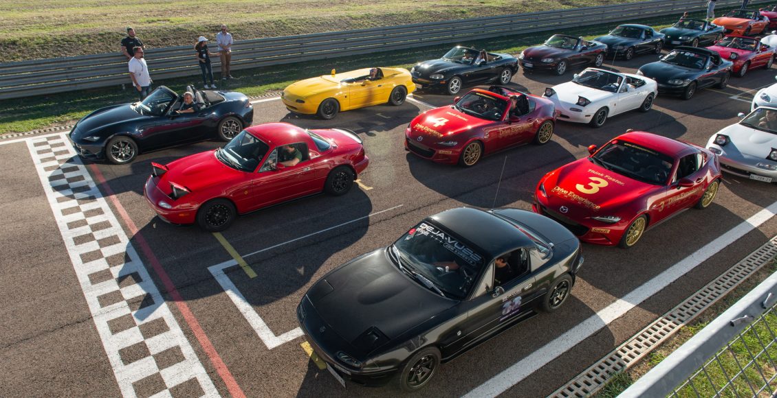 Mazda_MX-5_Guinness_World_Record_072_highres