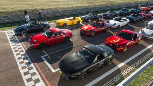 Récord Guiness: 707 Mazda MX-5 se han dado cita en Italia