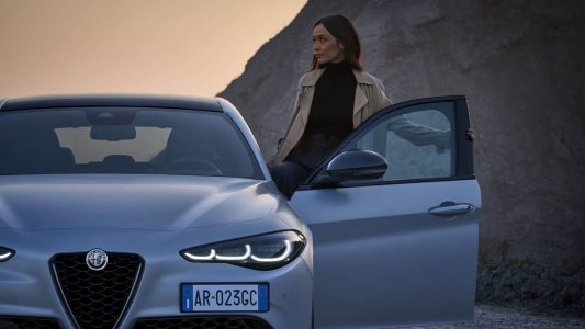 Alfa Romeo Giulia 2023: por fin llegan los faros Matrix LED y la instrumentación digital