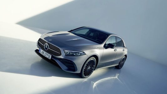 El Mercedes Clase A se pone al día: más electrificación y equipamiento tecnológico