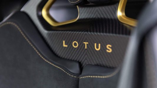 Lotus Evija Fittipaldi: celebrando el 50 aniversario de los éxitos en competición