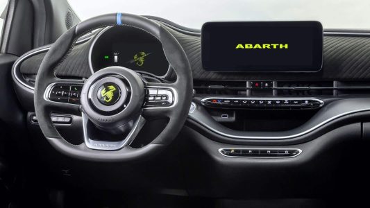 El Abarth 500e ya es oficial: el primer modelo eléctrico de la marca llega con 155 CV