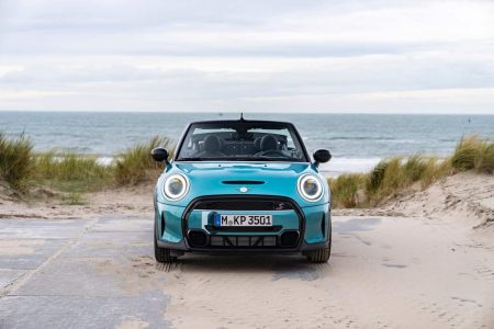 MINI Cabrio Seaside Edition: celebrando el 30 aniversario del descapotable británico