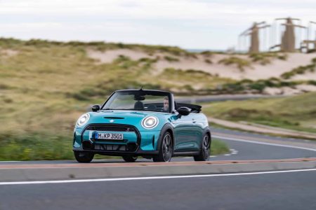 MINI Cabrio Seaside Edition: celebrando el 30 aniversario del descapotable británico