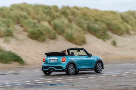 MINI Cabrio Seaside Edition: celebrando el 30 aniversario del descapotable británico