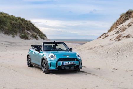 MINI Cabrio Seaside Edition: celebrando el 30 aniversario del descapotable británico