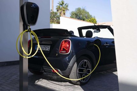 MINI Cooper SE Cabrio: los descapotables eléctricos comienzan a llegar al mercado