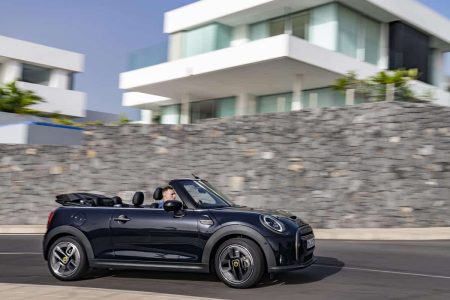 MINI Cooper SE Cabrio: los descapotables eléctricos comienzan a llegar al mercado