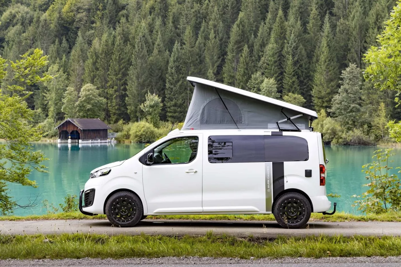 Alpincamper: así son estas dos propuestas camper sobre la Opel Vivaro