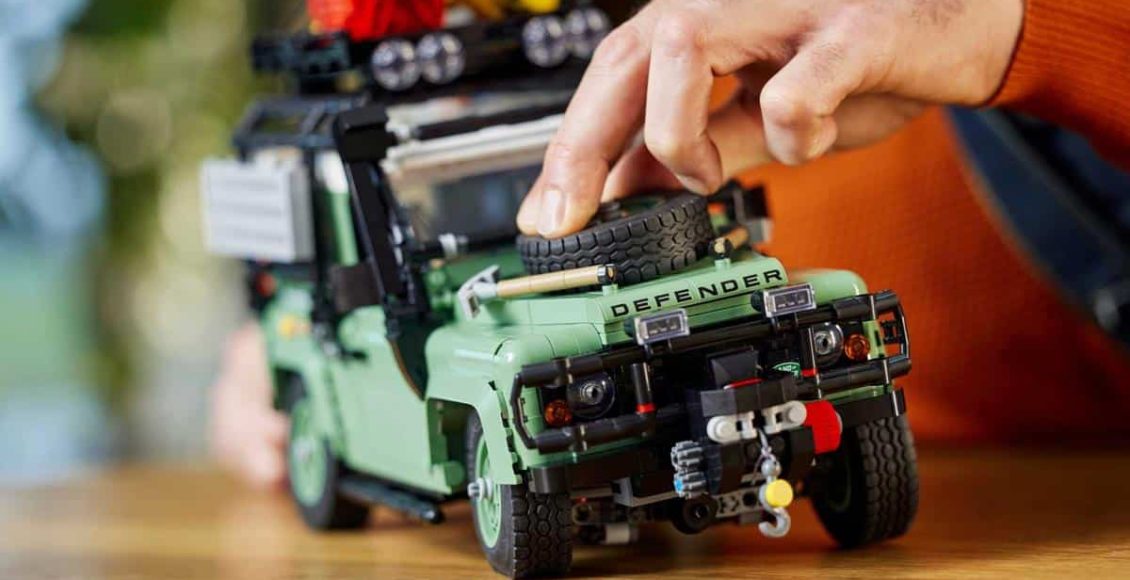 LEGO-Icons-Classic-Land-Rover-Defender-90-9