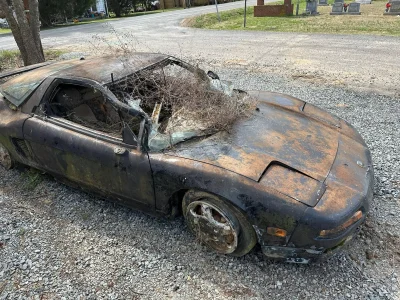 Este Acura NSX de 1990 ha estado sumergido en un río durante 20 años... y ahora volverá a la vida