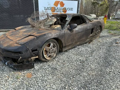 Este Acura NSX de 1990 ha estado sumergido en un río durante 20 años... y ahora volverá a la vida