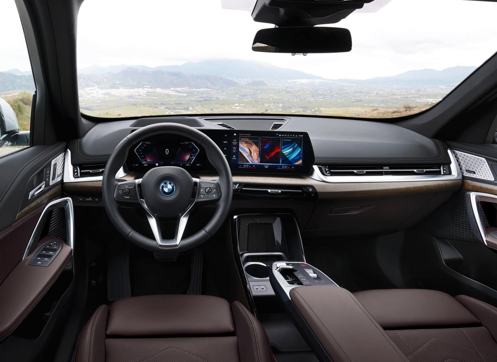 El BMW iX1 xDrive30 llega a España: estos son los precios de la versión 100% eléctrica