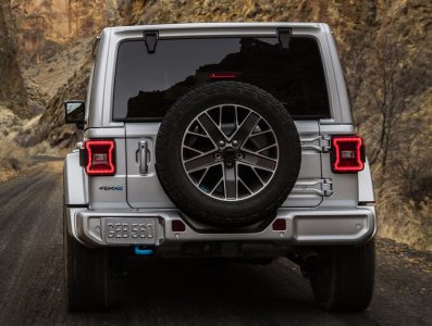 El Jeep Wrangler se pone al día: más equipamiento y cambios estéticos