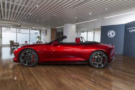 Así es el MG Cyberster al natural: el roadster eléctrico que veremos en 2024