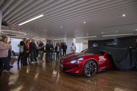 Así es el MG Cyberster al natural: el roadster eléctrico que veremos en 2024