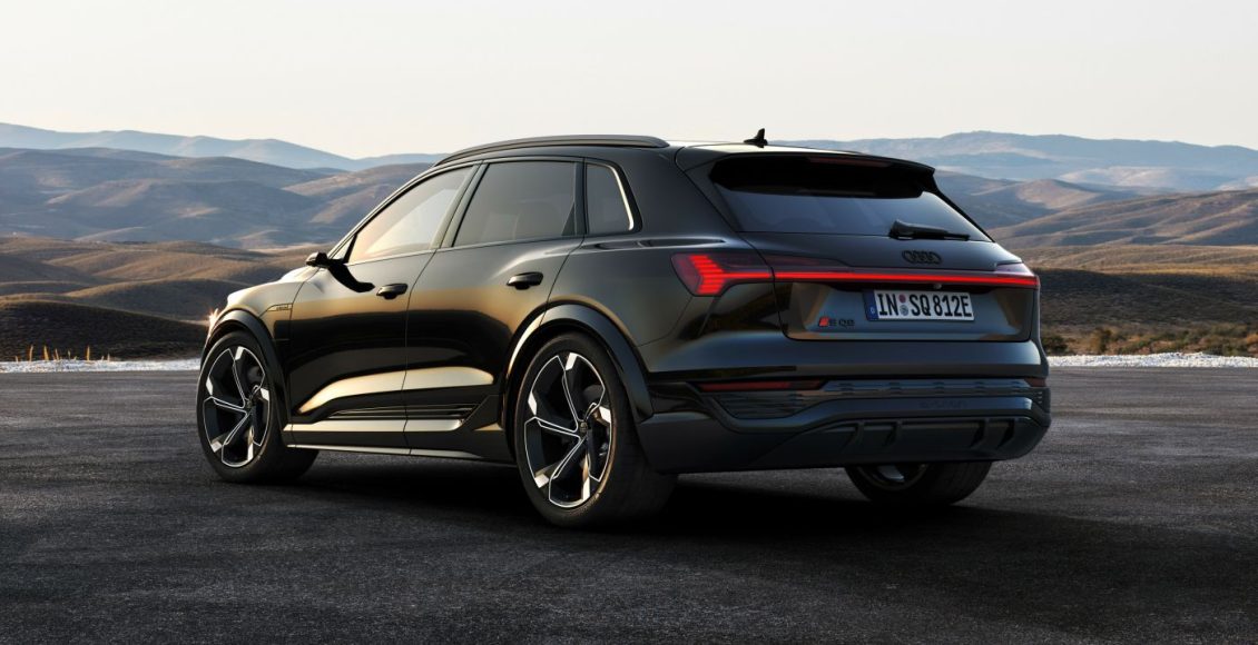 audi-sq82