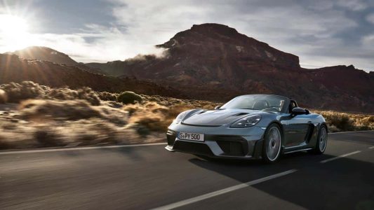 Porsche 718 Spyder RS: el Boxster más radical se despide del motor de combustión interna llegando a las 9.000 rpm