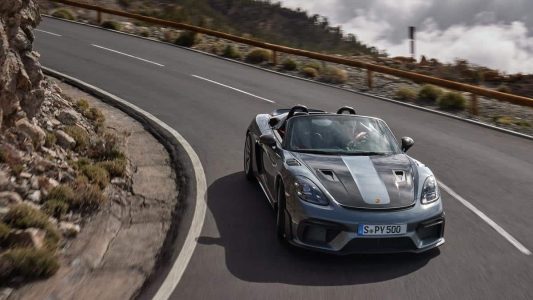 Porsche 718 Spyder RS: el Boxster más radical se despide del motor de combustión interna llegando a las 9.000 rpm