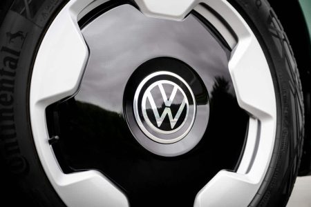 El Volkswagen ID.Buzz LWB ya es oficial: 7 plazas y mayor batería
