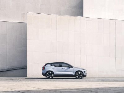 El Volvo EX30 es el nuevo SUV eléctrico asequible que arranca en los 36.000 euros