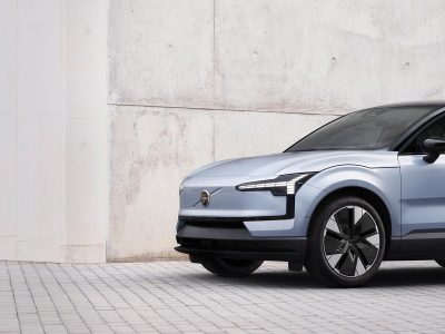 El Volvo EX30 es el nuevo SUV eléctrico asequible que arranca en los 36.000 euros