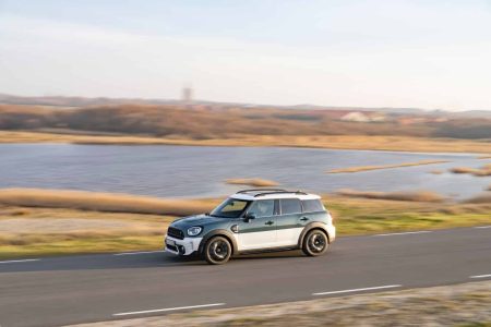 MINI Cooper S Countryman ALL4 Uncharted Edition: despedida multicolor