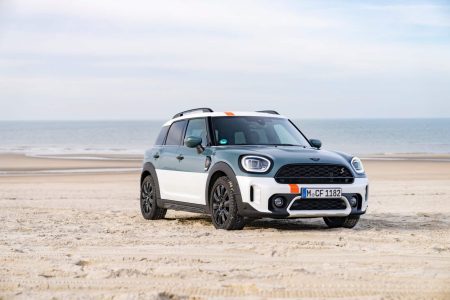 MINI Cooper S Countryman ALL4 Uncharted Edition: despedida multicolor