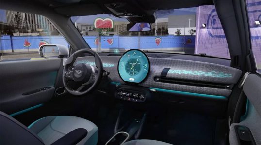 Así es el interior del MINI Cooper Eléctrico 2024: minimalista y... futurista