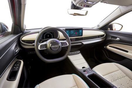 El Fiat 600 ya es oficial: crossover eléctrico con más de 400 kilómetros de autonomía