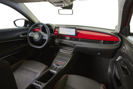 El Fiat 600 ya es oficial: crossover eléctrico con más de 400 kilómetros de autonomía