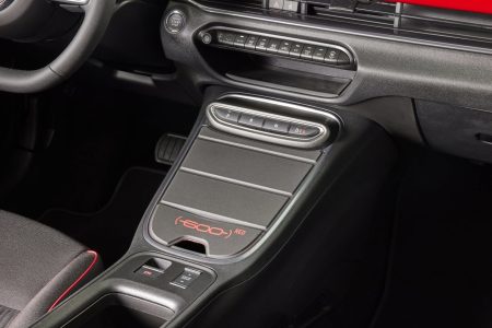 El Fiat 600 ya es oficial: crossover eléctrico con más de 400 kilómetros de autonomía