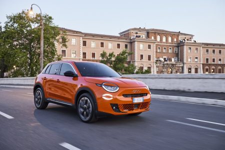 El Fiat 600 ya es oficial: crossover eléctrico con más de 400 kilómetros de autonomía