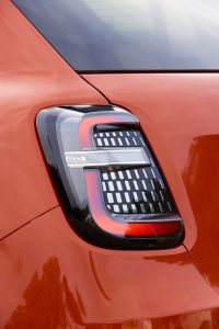 El Fiat 600 ya es oficial: crossover eléctrico con más de 400 kilómetros de autonomía