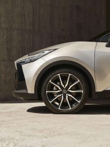 Estos son los precios del Toyota C-HR 2024 para España: ya lo puedes comprar