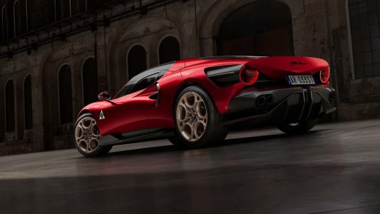 Alfa Romeo 33 Stradale: vuelve el icono en forma de tirada limitada