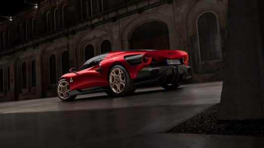 Alfa Romeo 33 Stradale: vuelve el icono en forma de tirada limitada