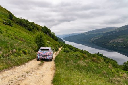 El MINI Countryman 2024 gana aptitudes fuera del asfalto: así lo demuestra