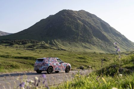 El MINI Countryman 2024 gana aptitudes fuera del asfalto: así lo demuestra