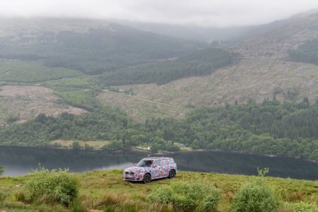 El MINI Countryman 2024 gana aptitudes fuera del asfalto: así lo demuestra